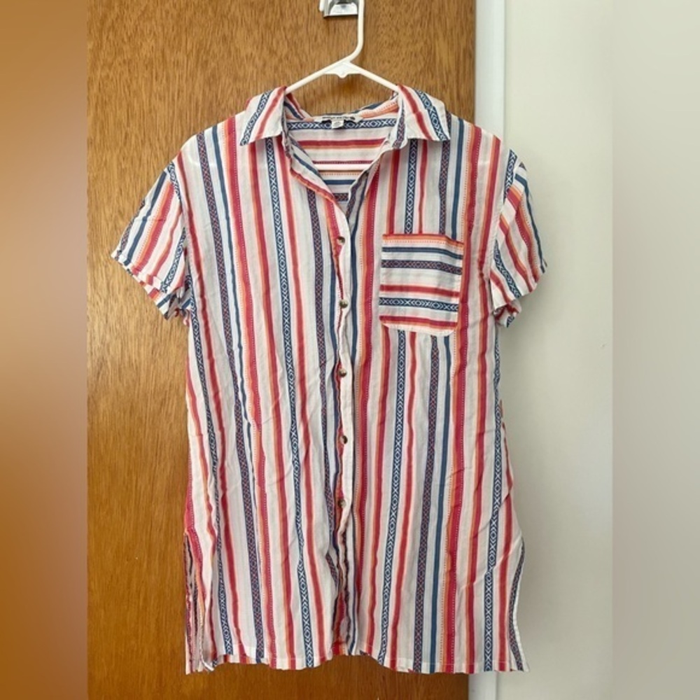 Mountain and Isles Women’s Short Sleeved Button‎ Down with pocket